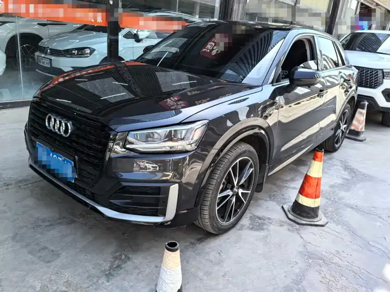 Audi Q2L, 2021