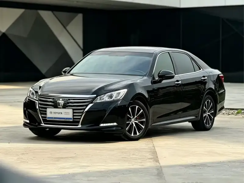 Toyota Crown, 2016