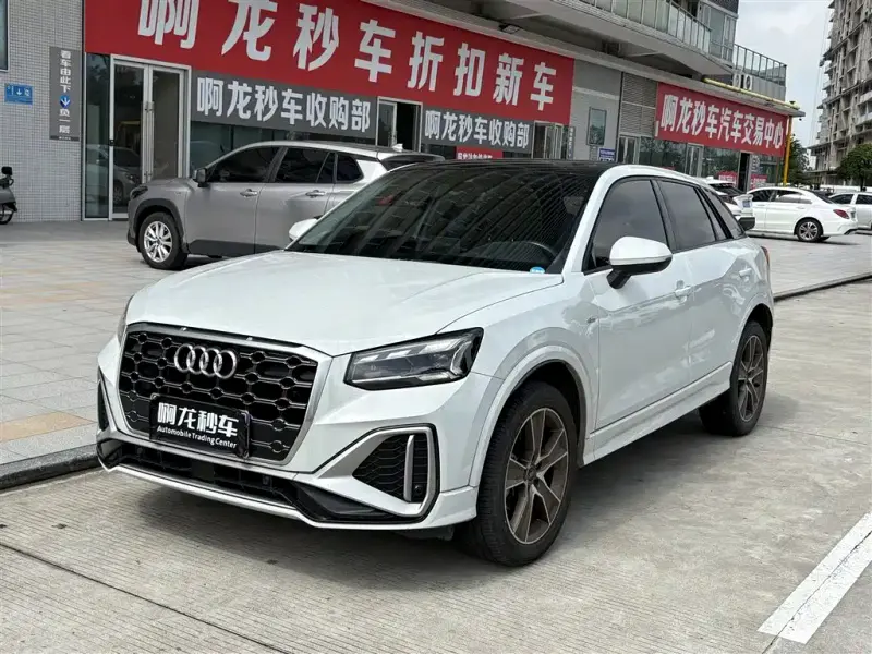 Audi Q2L, 2022
