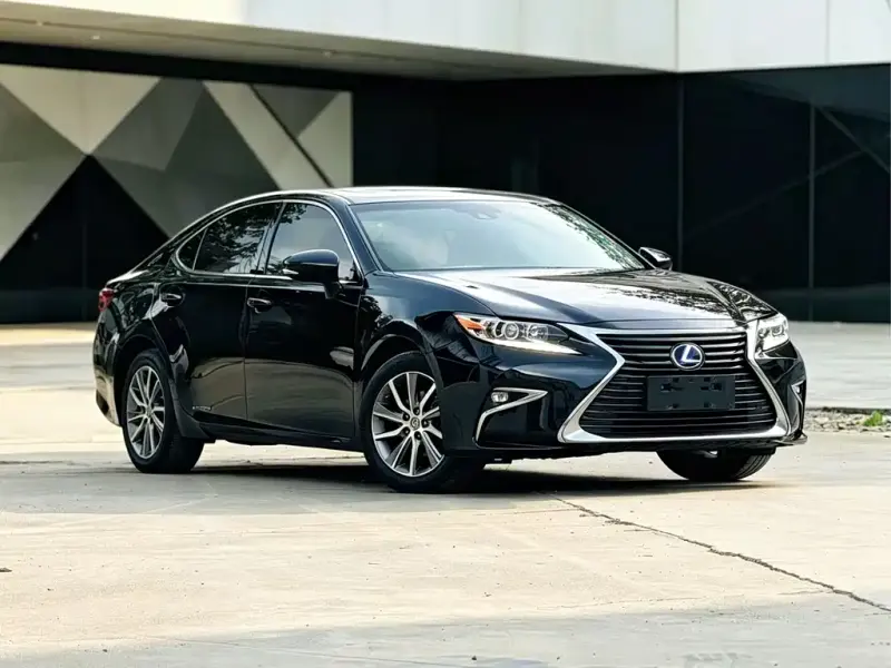 Lexus ES, 2017