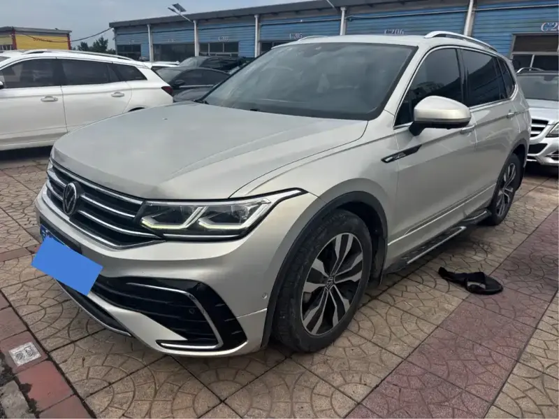 Volkswagen Tiguan L, 2023 — фото 1