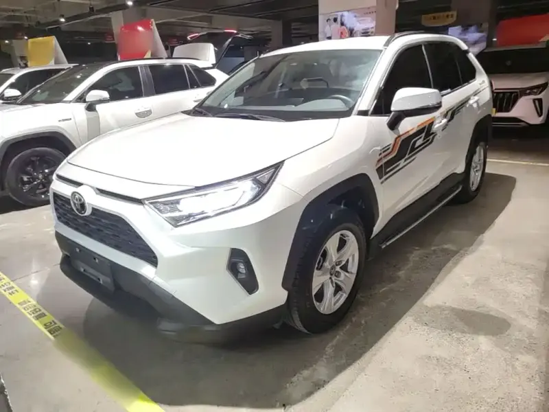 Toyota RAV4, 2025 — фото 1