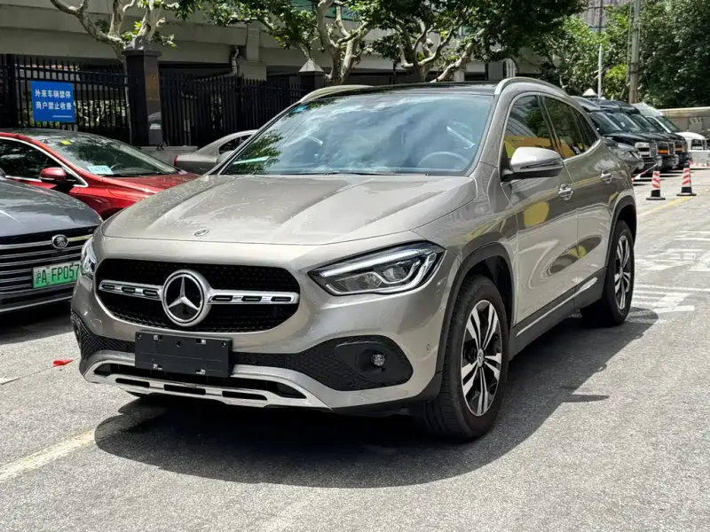 Mercedes-Benz GLA, 2023 — фото 1