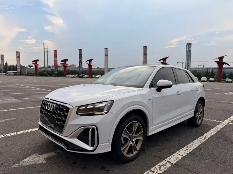 Audi Q2L, 2022
