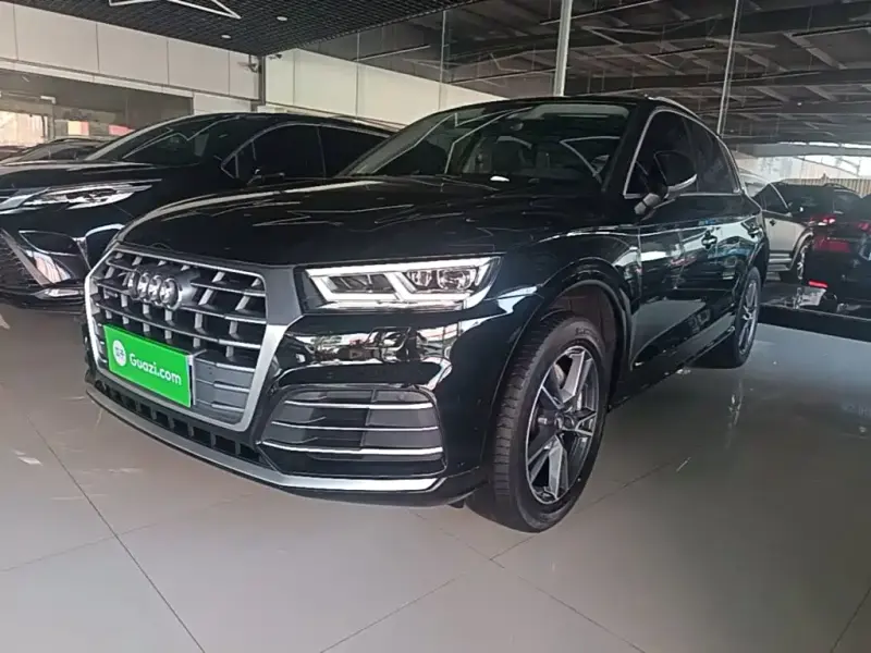 Audi Q5L, 2021