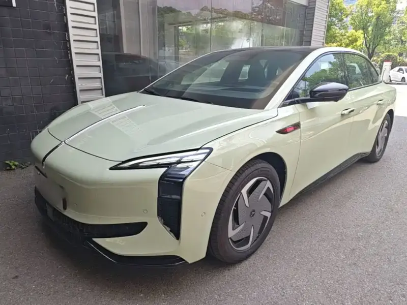 Hongqi EH7, 2026