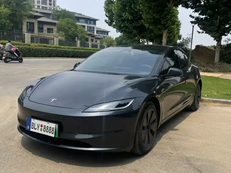 Tesla Model 3, 2024
