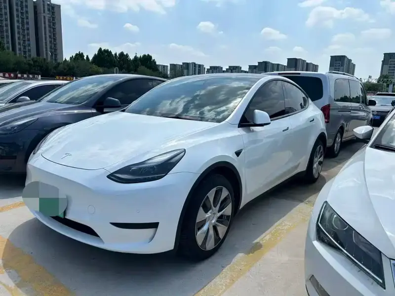 Tesla Model Y, 2023