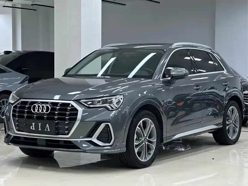 Audi Q3, 2022 — фото 1
