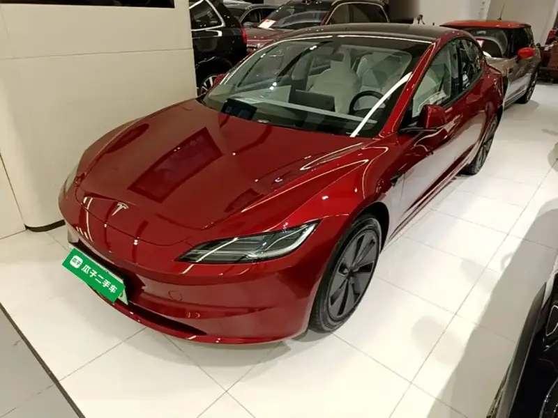 Tesla Model 3, 2026