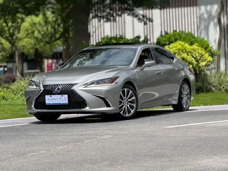 Lexus ES, 2021