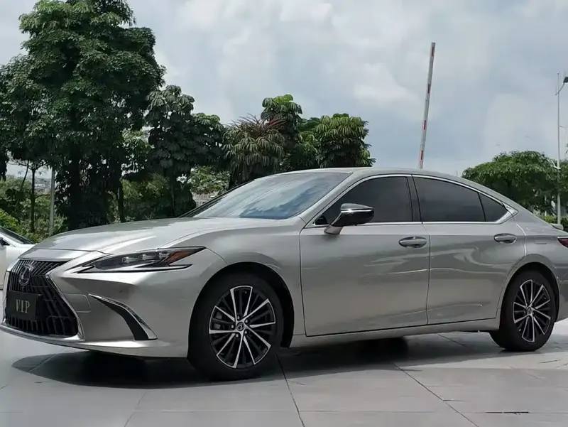 Lexus ES, 2024