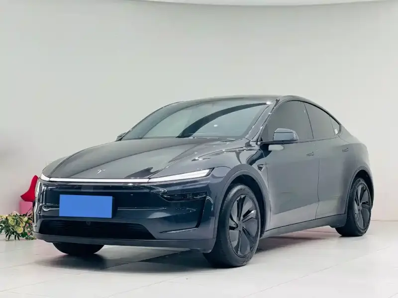 Tesla Model Y, 2026