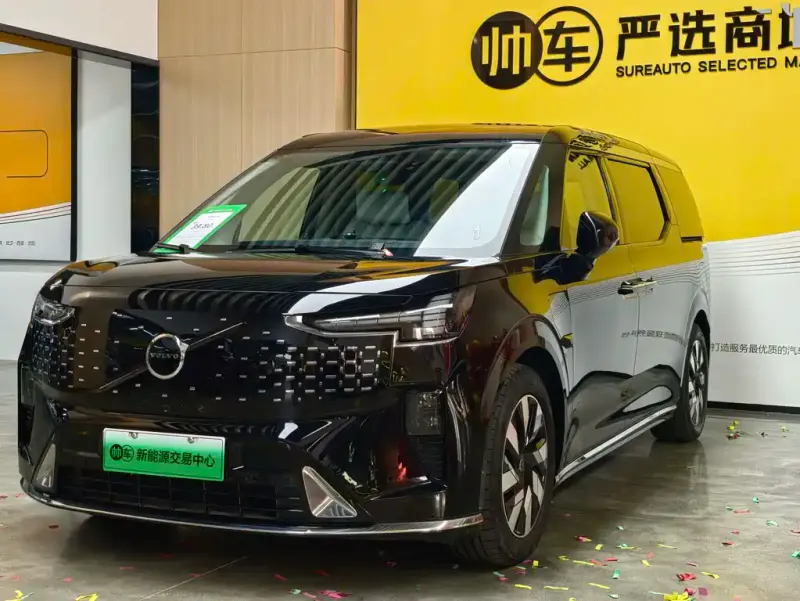 Volvo EM90, 2024
