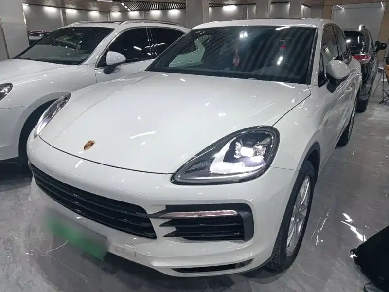 Porsche Cayenne Hybrid, 2021