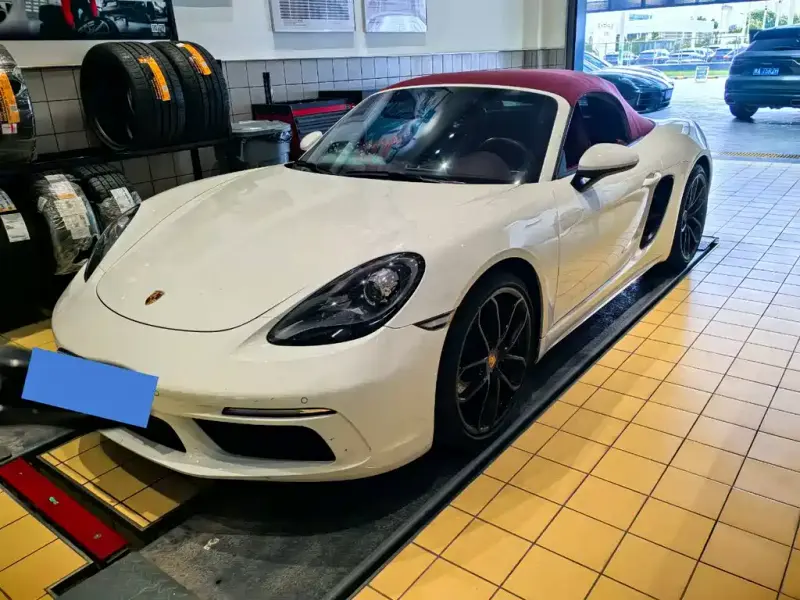 Porsche 718, 2024