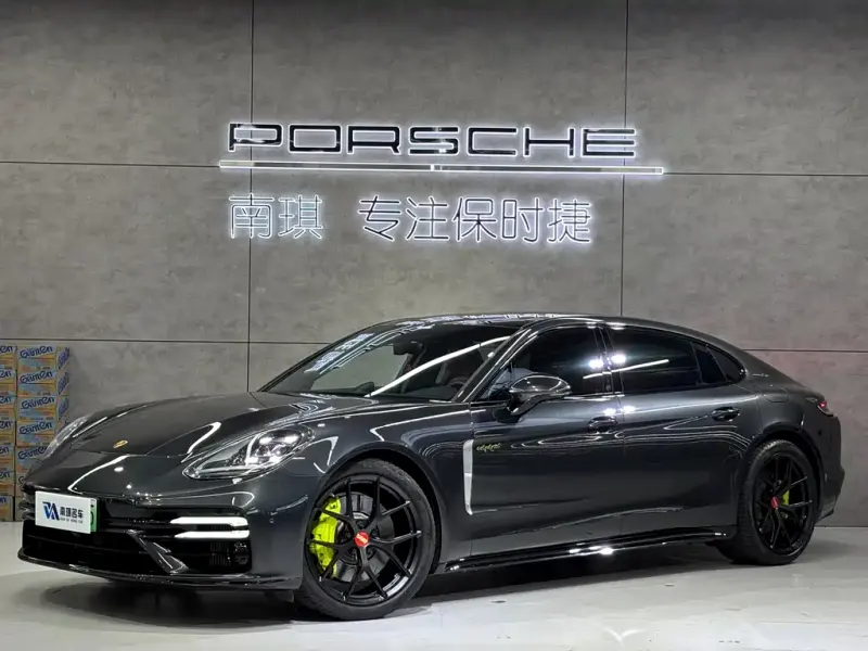Porsche Panamera Hybrid, 2022
