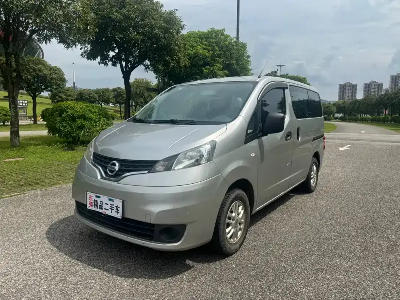Nissan NV200, 2011