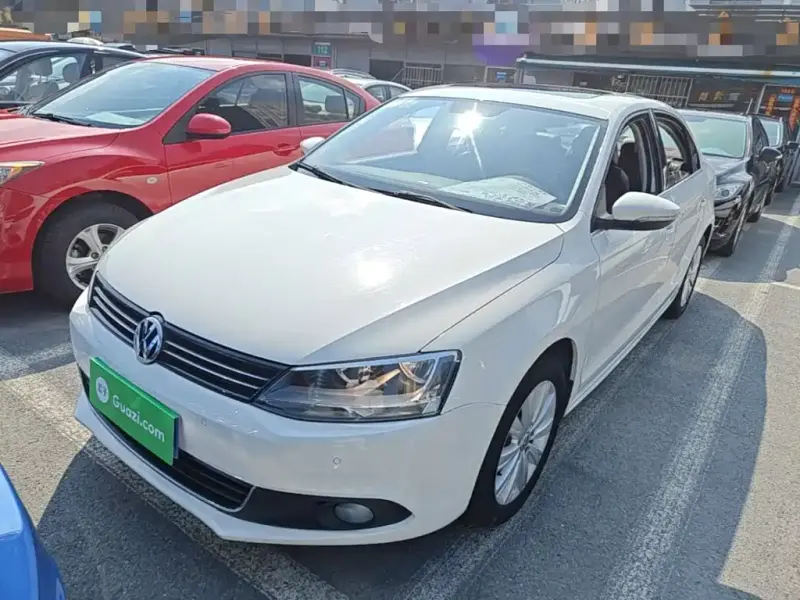 Volkswagen Sagitar, 2015