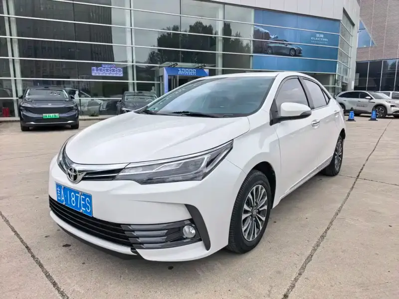Toyota Corolla, 2018 — фото 1