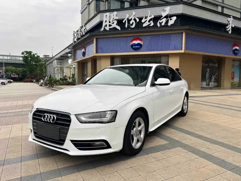 Audi A4L, 2015 — фото 1