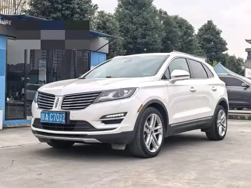 Lincoln MKC, 2015