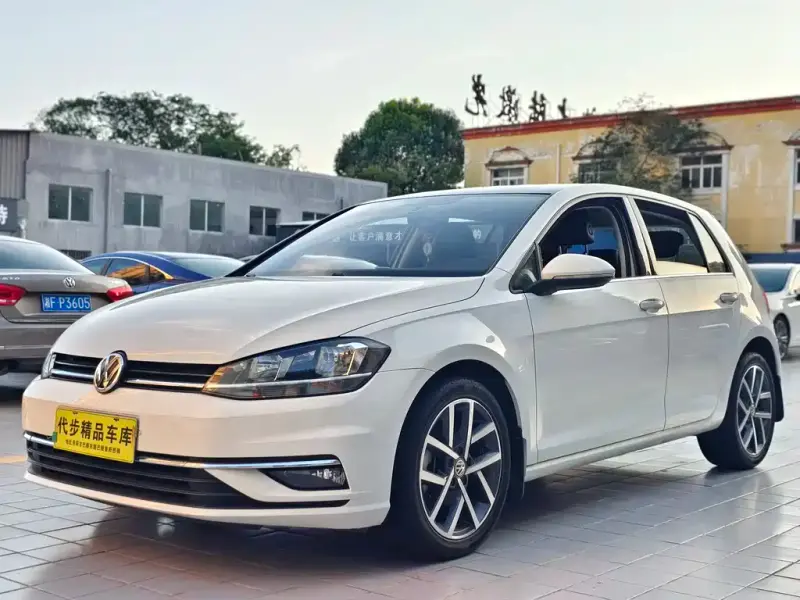 Volkswagen Golf, 2020 — фото 1