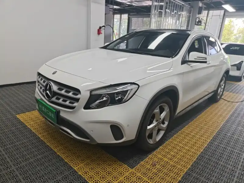 Mercedes-Benz GLA, 2017 — фото 1