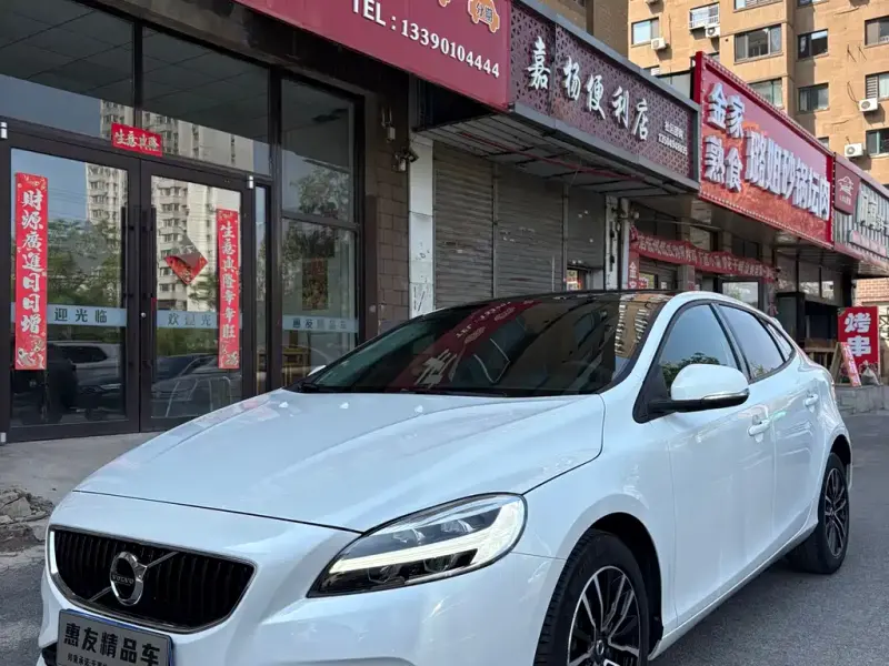 Volvo V40, 2019