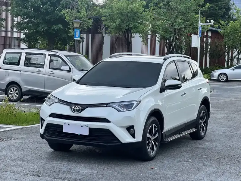 Toyota RAV4, 2019 — фото 1