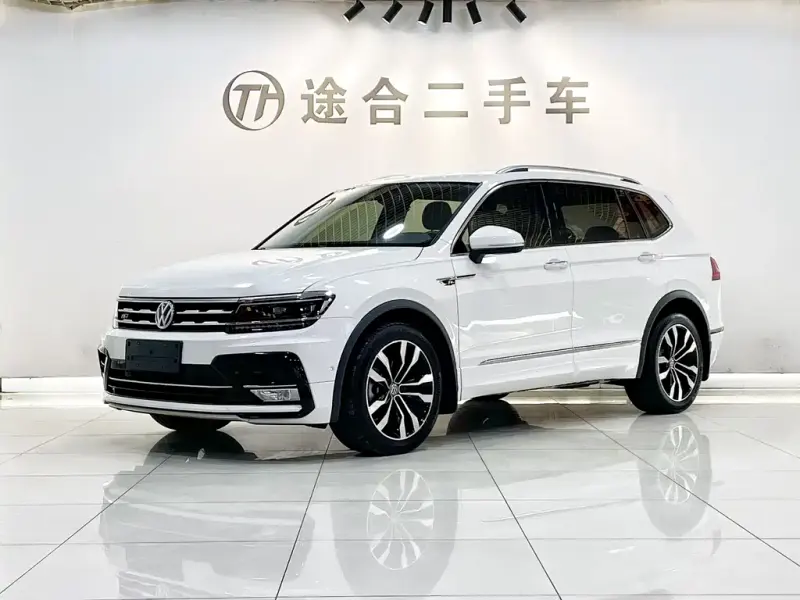 Volkswagen Tiguan L, 2019 — фото 1