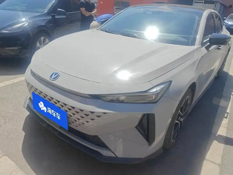 Changan UNI-V iDD, 2024