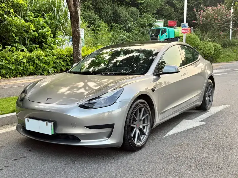 Tesla Model 3, 2022