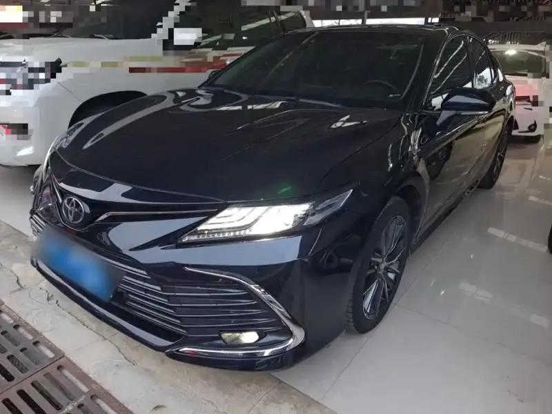 Toyota Camry, 2023 — фото 1