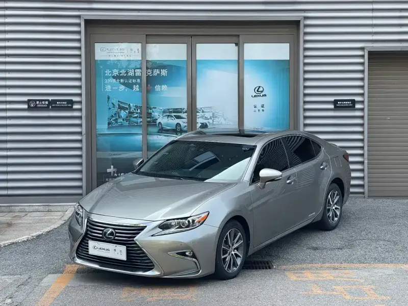 Lexus ES, 2017