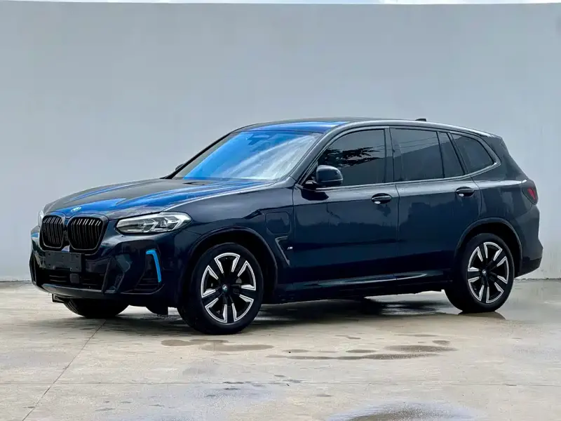BMW iX3, 2022
