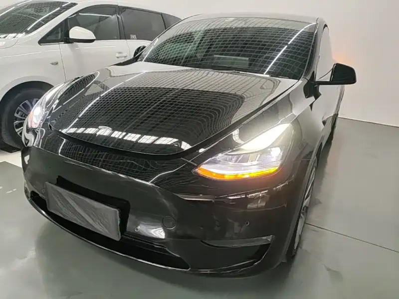 Tesla Model Y, 2021