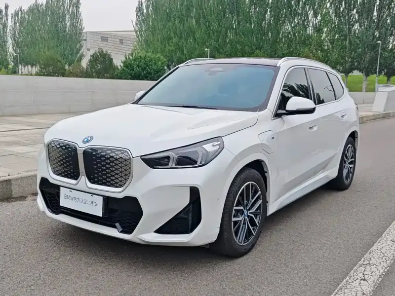 BMW iX1, 2025
