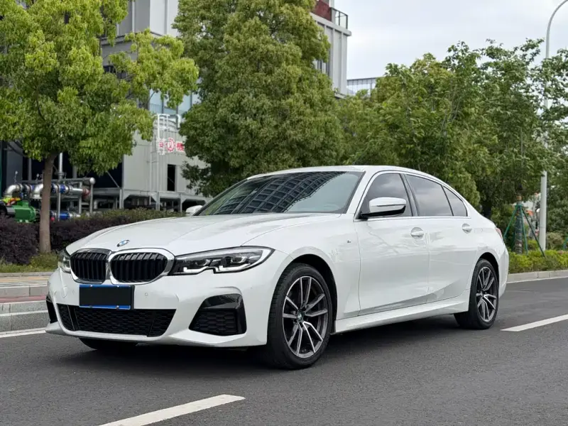 BMW 3 Series, 2022