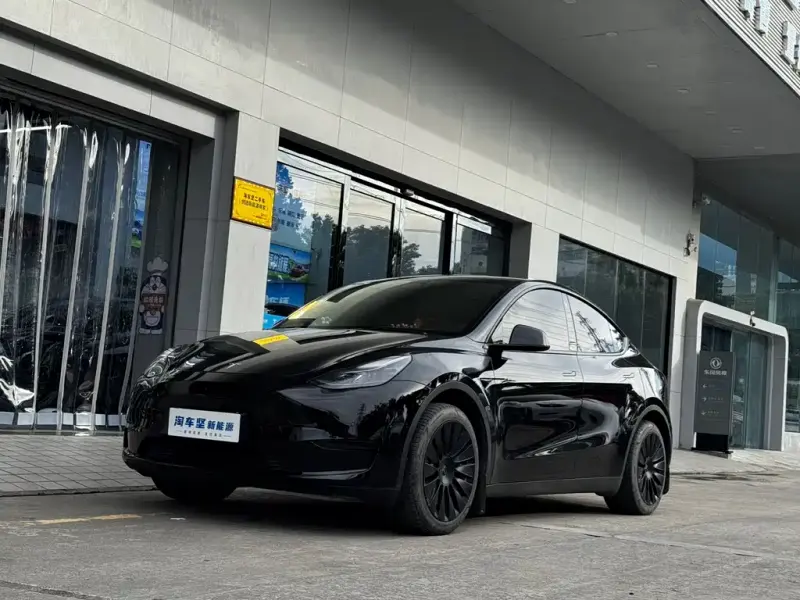 Tesla Model Y, 2023