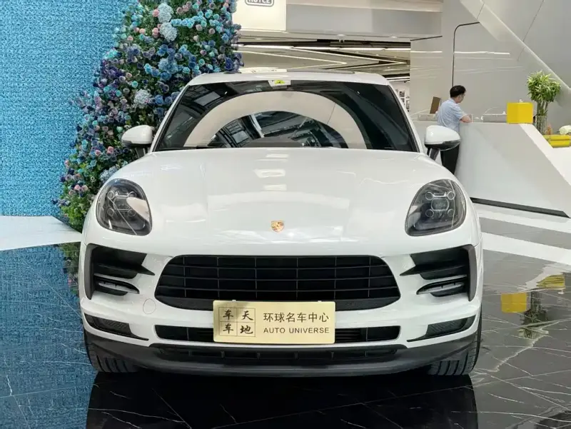 Porsche Macan, 2018 — фото 1