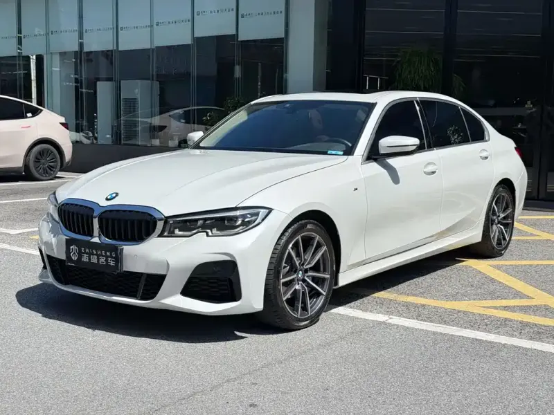 BMW 3 Series, 2022