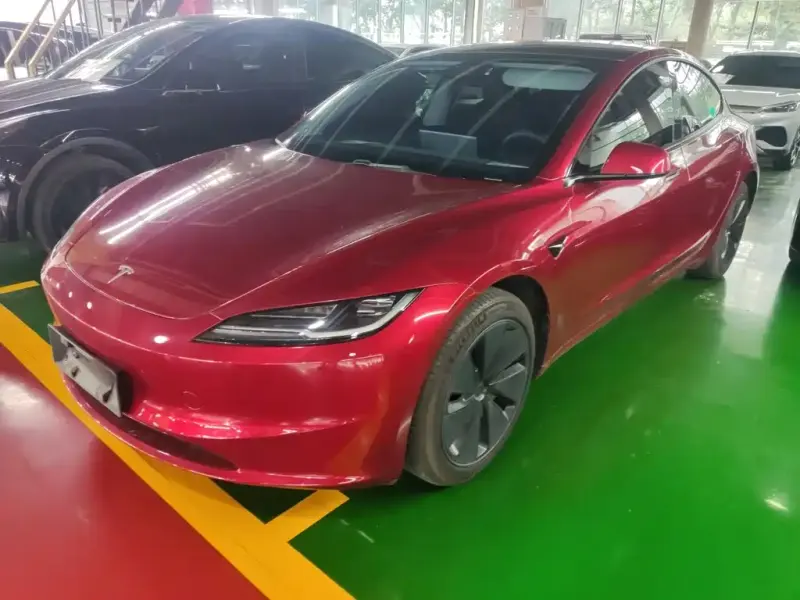 Tesla Model 3, 2024