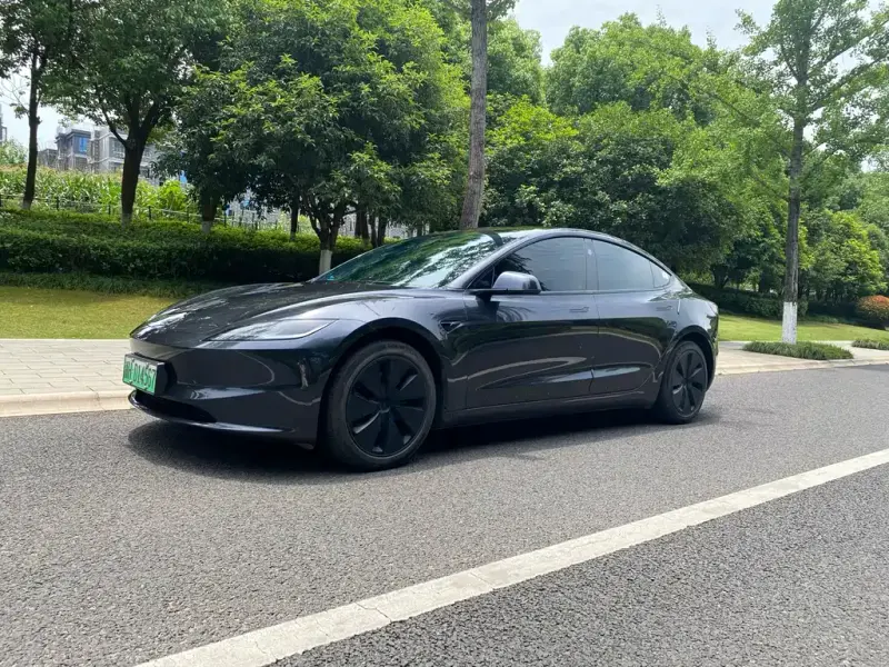 Tesla Model 3, 2024