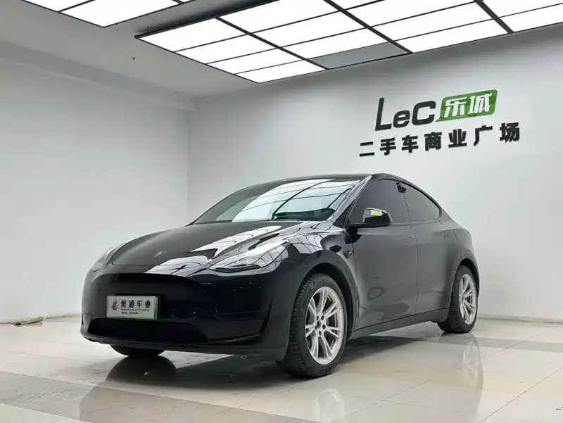 Tesla Model Y, 2023