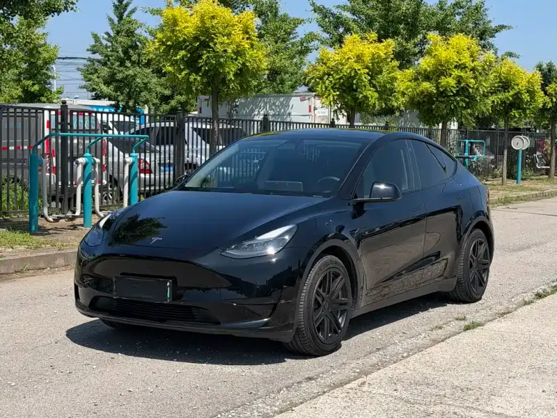 Tesla Model Y, 2022