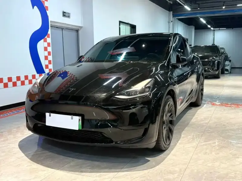 Tesla Model Y, 2022