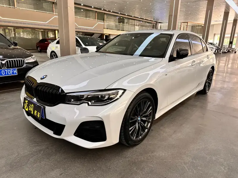 BMW 3 Series, 2022