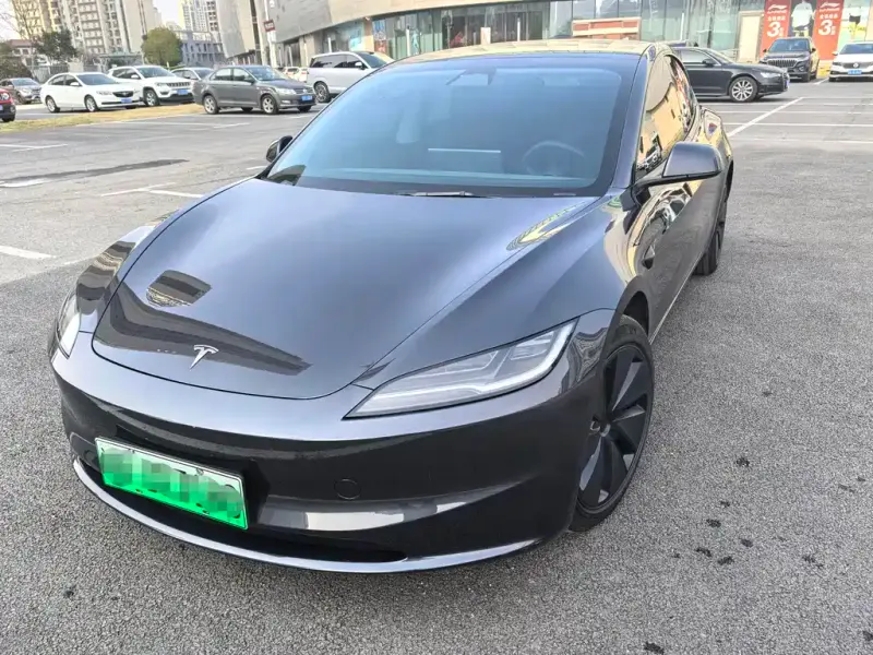 Tesla Model 3, 2024