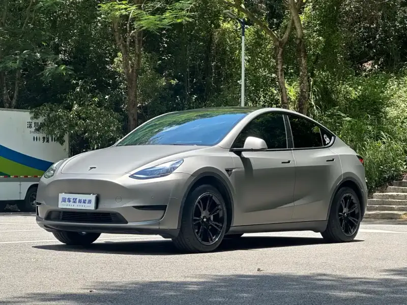 Tesla Model Y, 2023